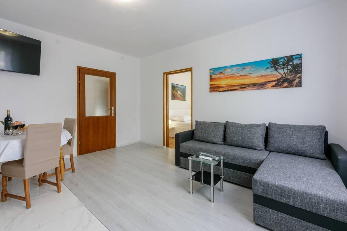 Apartments Roby 3M سفيتي يوراي المظهر الخارجي الصورة